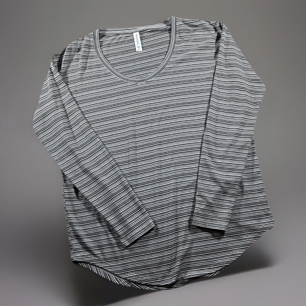 Athleta Top Cloudlight Stratus Black Striped Long Sleeve‎ Size Small